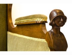 A very stylish and intricately detailed Continental walnut armchair - Thumbnail 2