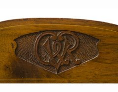 A very stylish and intricately detailed Continental walnut armchair - Thumbnail 3