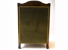 A very stylish and intricately detailed Continental walnut armchair - Thumbnail 5