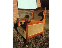 A very stylish and intricately detailed Continental walnut armchair - Thumbnail 8