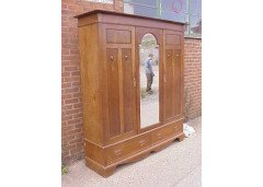 Shapland and Petter. an Arts and Crafts Oak Treble Wardrobe and Dressing Table - Thumbnail 2