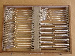 WMF. A rare silver plated cutlery service for 12, in the original cabinet with silver plated stylised mounts - Thumbnail 13
