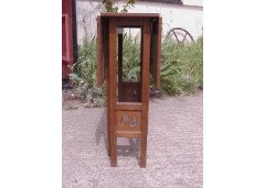 Wylie & Lochhead. A Good Quality Little Arts & Crafts Oak Drop Leaf Table - Thumbnail 3