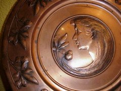 WMF. A pair of wall plaques depicting an Art Nouveau Maiden and Gentleman - Thumbnail 2
