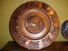 WMF. A pair of wall plaques depicting an Art Nouveau Maiden and Gentleman - Thumbnail 3