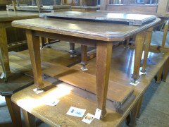 A Good Quality Arts & Crafts Oak Extending Dining Table with One 18" Leaf - Thumbnail 1
