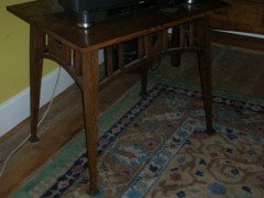 An Arts and Crafts oak table - Thumbnail 1
