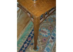 An Arts and Crafts oak table - Thumbnail 4