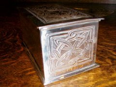 W H Hawson for Keswick School of Industrial Art. A fantastic silver plated casket with celtic interlacing - Thumbnail 3