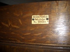 A good quality Arts and Crafts oak hallrobe and matching hallseat - Thumbnail 9