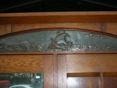 An Arts and Crafts oak double wardrobe and dressing table in the Glasgow Style - Thumbnail 3