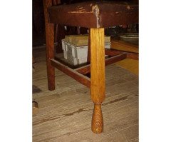 An Arts and Crafts oak chair - Thumbnail 6