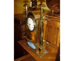 George Walton. An Arts and Crafts brass mantle clock - Thumbnail 2