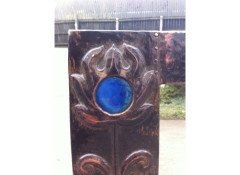 John Pearson. A superb Arts and Crafts copper mirror with beautiful blue Ruskin roundels - Thumbnail 3