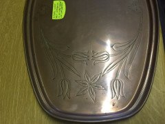 WAS Benson (stamped). A copper tray enscribed with stylised floral details - Thumbnail 3