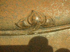 An Arts and Crafts cast iron fireplace - Thumbnail 4