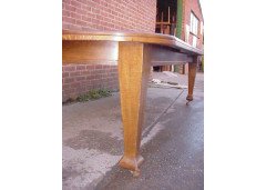 An Arts and Crafts 'round ended' wind-out extending dining table - Thumbnail 3