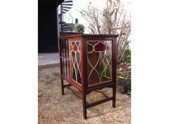 Shapland and Petter. An Arts and Crafts walnut side table cabinet - Thumbnail 2