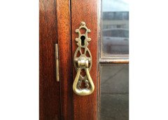 Shapland and Petter. a Super Quality Edwardian Walnut Display Cabinet Stamped S Pb to the Locks - Thumbnail 6