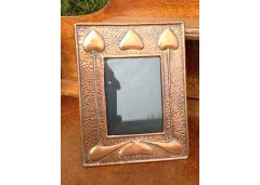 Hale. A rare pair of Arts and Crafts copper photo frame - Thumbnail 3