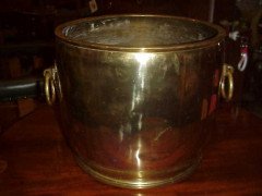C F A Voysey (style of). A superb quality brass coal/plant bucket - Thumbnail 3