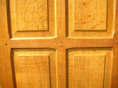 Malcolm Foxman Pipes. An oak chest of drawers - Thumbnail 5