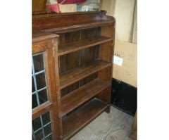 Liberty and Co. A quality Arts and Crafts 1/4 sawn oak breakfront bookcase - Thumbnail 4