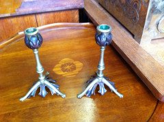 WAS Benson. A pair of brass and copper candlesticks - Thumbnail 1