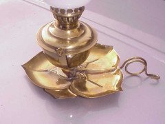 A Little Arts & Crafts Brass Oil Lamp on a Gimbal - Thumbnail 3