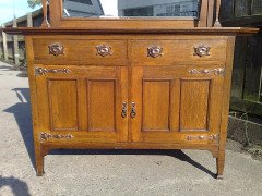 A Sweet Little Arts and Crafts Oak Sideboard with Nice Proportions - Thumbnail 5
