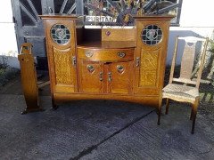 Shapland and Petter. An Arts and Crafts oak sideboard in the Glasgow Style - Thumbnail 1