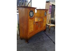 Shapland and Petter. An Arts and Crafts oak sideboard in the Glasgow Style - Thumbnail 2