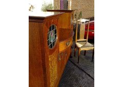 Shapland and Petter. An Arts and Crafts oak sideboard in the Glasgow Style - Thumbnail 3