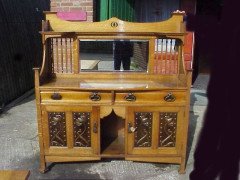Shapland and Petter. A top quality 1\4 sawn oak Arts and Crafts sideboard - Thumbnail 1