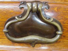 Shapland and Petter. A top quality 1\4 sawn oak Arts and Crafts sideboard - Thumbnail 5