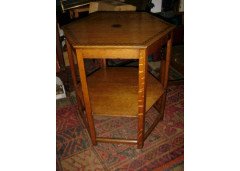 Shapland and Petter. An oak hexagonal sidetable - Thumbnail 4