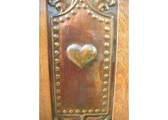 Shapland and Petter. A stunning Arts and Crafts oak Hall Cupboard with an upper area for display - Thumbnail 9