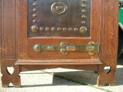 Shapland and Petter. A stunning Arts and Crafts oak Hall Cupboard with an upper area for display - Thumbnail 14