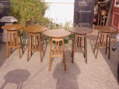 Five matching Arts and Crafts oak sidetable - Thumbnail 3