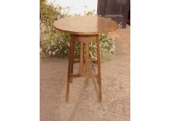 Five matching Arts and Crafts oak sidetable - Thumbnail 11