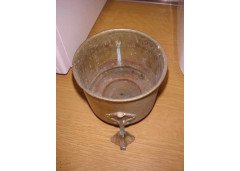 Arts & Crafts Brass Jardinière with Stylised Heart Tripod Brackets - Thumbnail 5