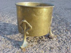 Arts & Crafts Brass Jardinière with Stylised Heart Tripod Brackets - Thumbnail 7