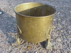 Arts & Crafts Brass Jardinière with Stylised Heart Tripod Brackets - Thumbnail 8