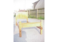 Alan 'Snailman' Haigh. A pair of oak single beds - Thumbnail 1