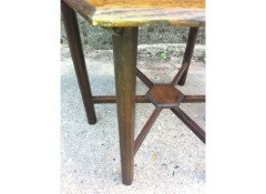 A good quality Cotswold School oak low sidetable - Thumbnail 7