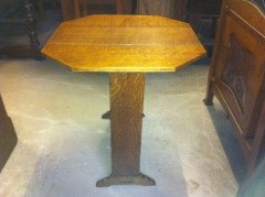 A Little Arts and Crafts Oak Drop Leaf Tea or Side Table - Thumbnail 7