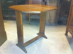 A Little Arts and Crafts Oak Drop Leaf Tea or Side Table - Thumbnail 8