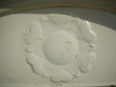 An Arts and Crafts white cast iron fireplace - Thumbnail 3