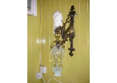 A hand wrought iron dragon wall light with original Vaseline flame shade. - Thumbnail 1
