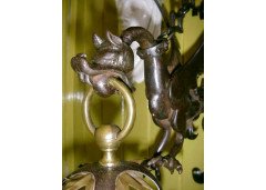 A hand wrought iron dragon wall light with original Vaseline flame shade. - Thumbnail 3
